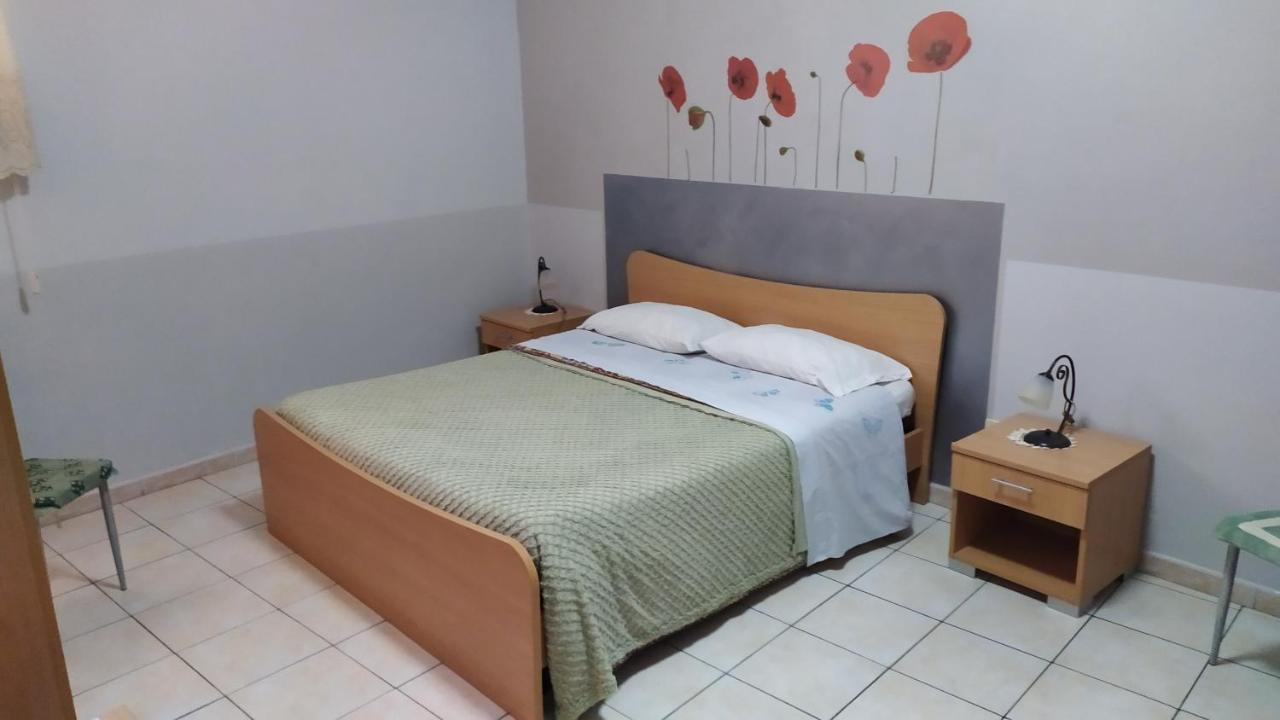 דירות Bonea Casa Fiordaliso מראה חיצוני תמונה